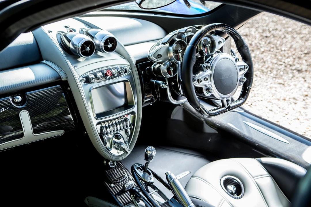 2016 Pagani Huayra - Image 17 of 31