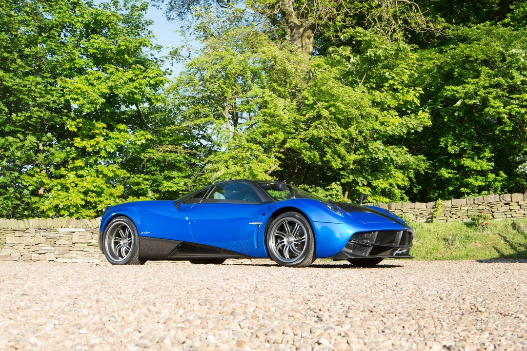 2016 Pagani Huayra - Image 4 of 31