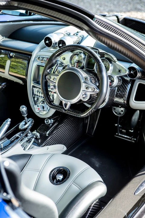 2016 Pagani Huayra - Image 19 of 31