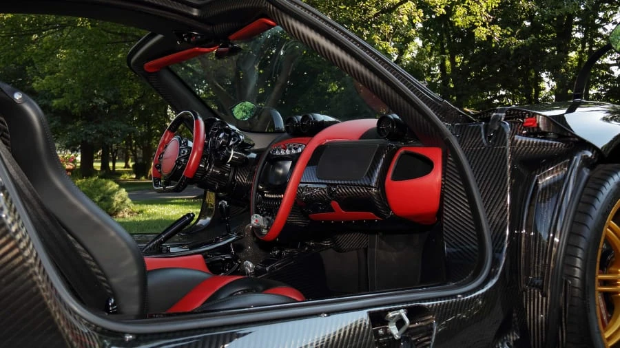 2016 Pagani Huayra - Image 5 of 27
