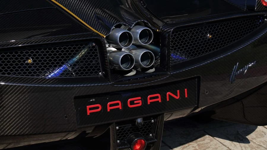 2016 Pagani Huayra - Image 11 of 27