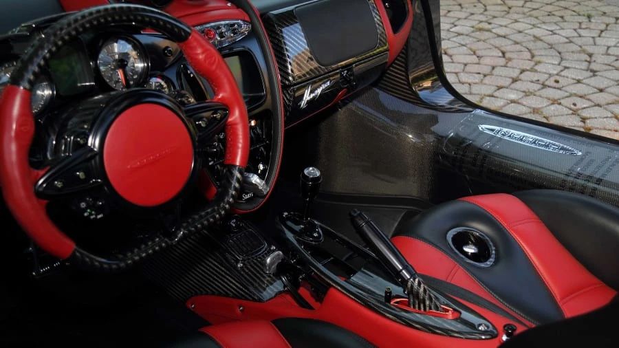 2016 Pagani Huayra - Image 17 of 27