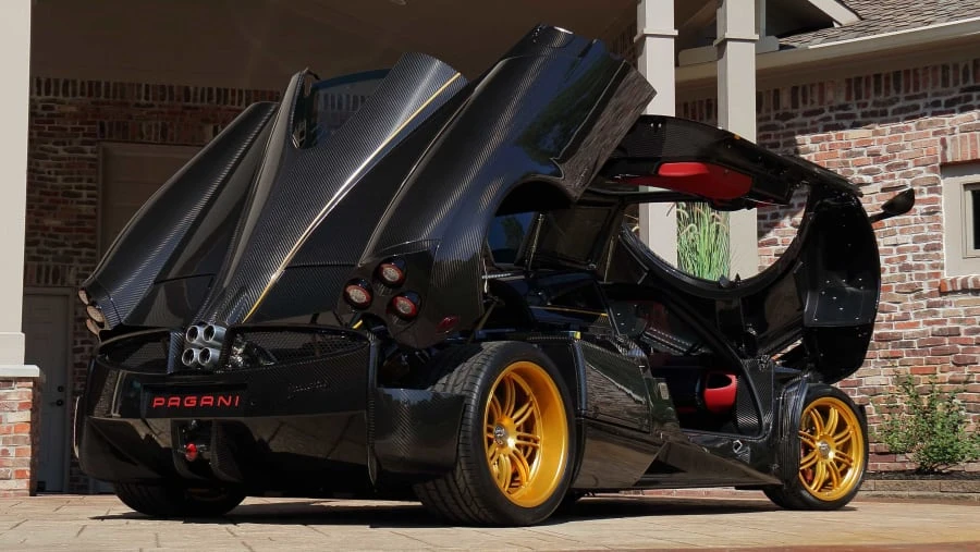 2016 Pagani Huayra - Image 23 of 27