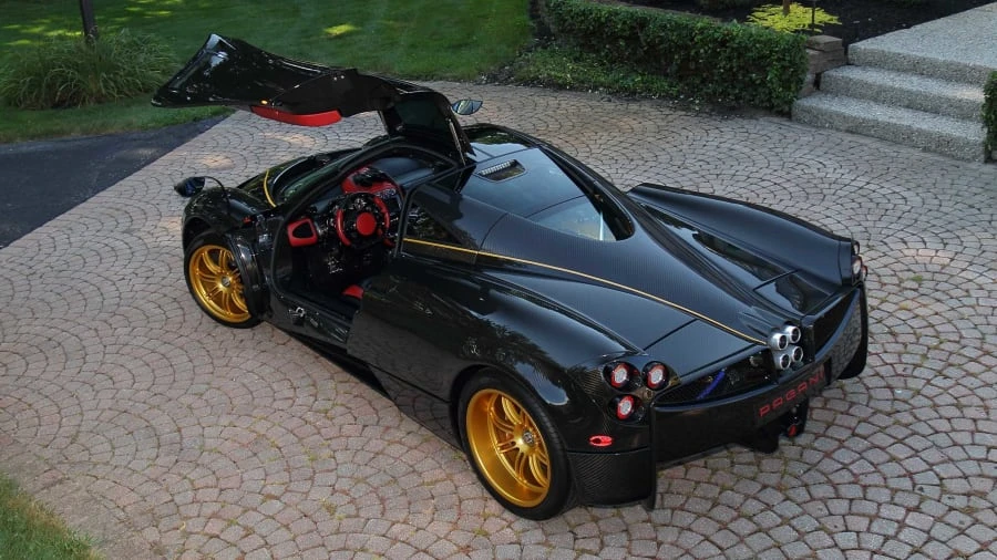 2016 Pagani Huayra - Image 27 of 27