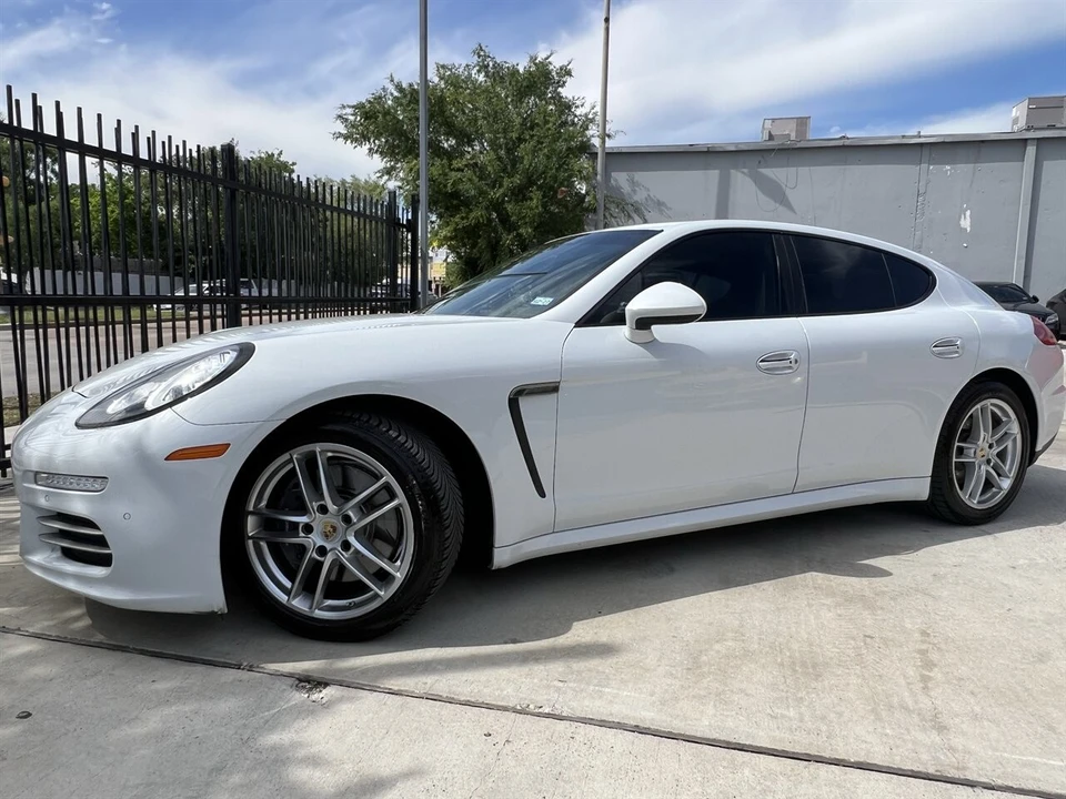 2016 Porsche 970 Panamera - Image 13 of 21