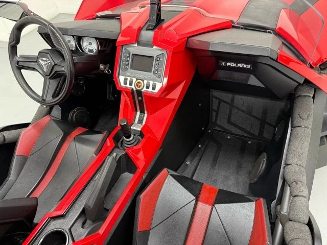 2016 Polaris Slingshot - Image 17 of 21