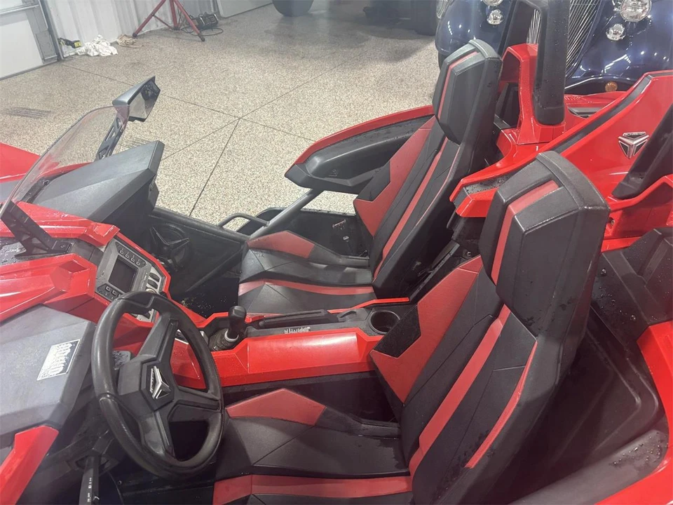 2016 Polaris Slingshot - Image 10 of 17