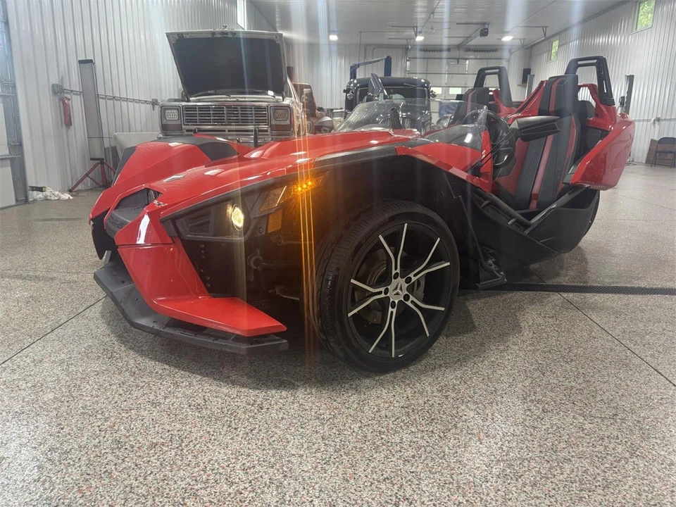 2016 Polaris Slingshot - Image 17 of 17