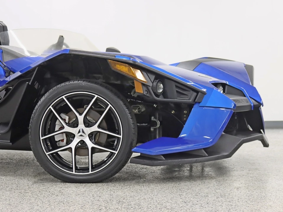 2016 Polaris Slingshot - Image 2 of 12