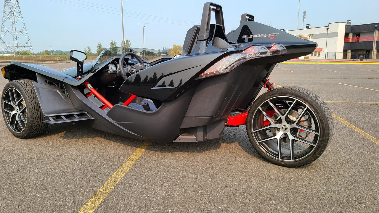 2016 Polaris Slingshot - Image 24 of 31