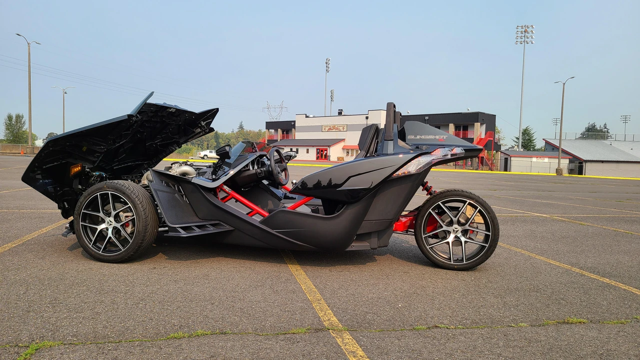 2016 Polaris Slingshot - Image 23 of 31