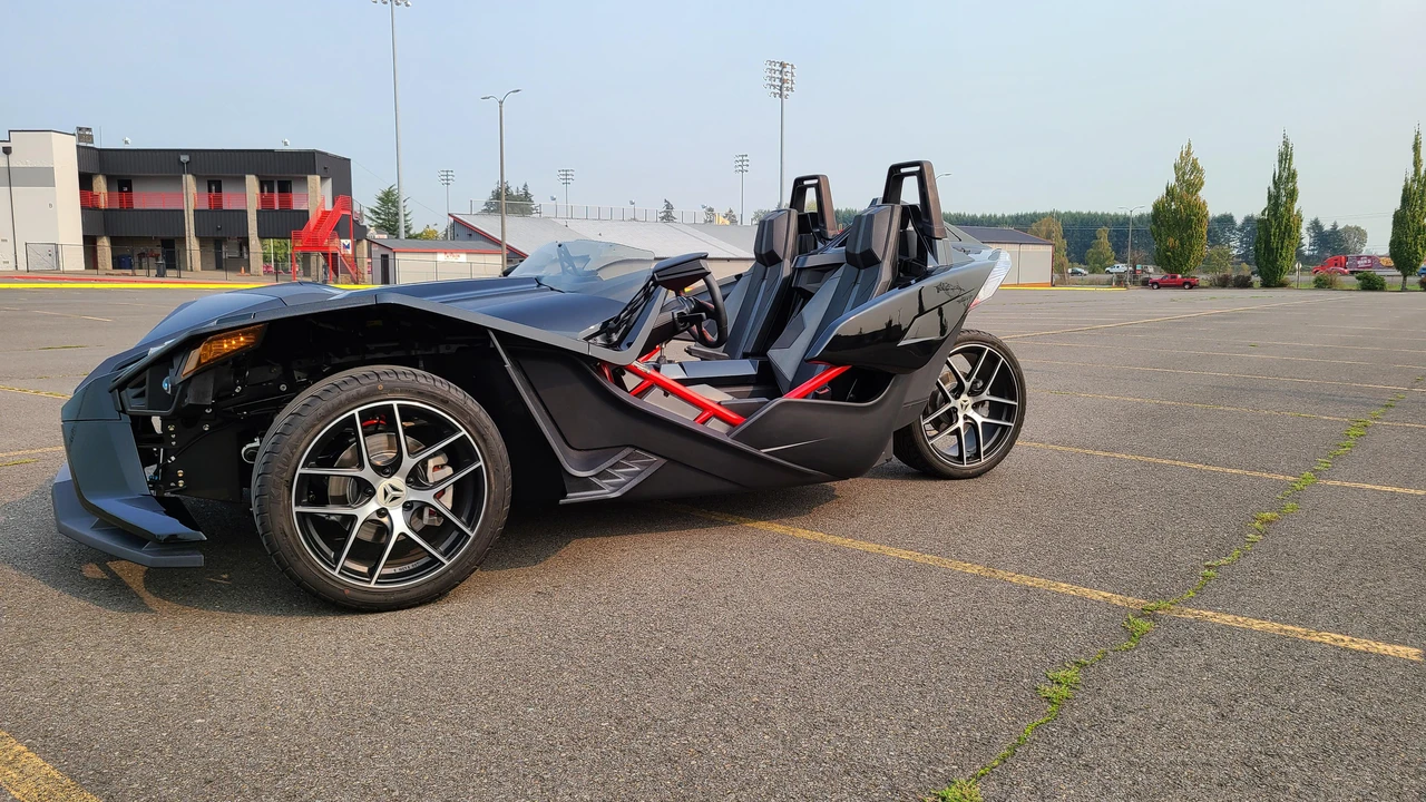 2016 Polaris Slingshot - Image 18 of 31