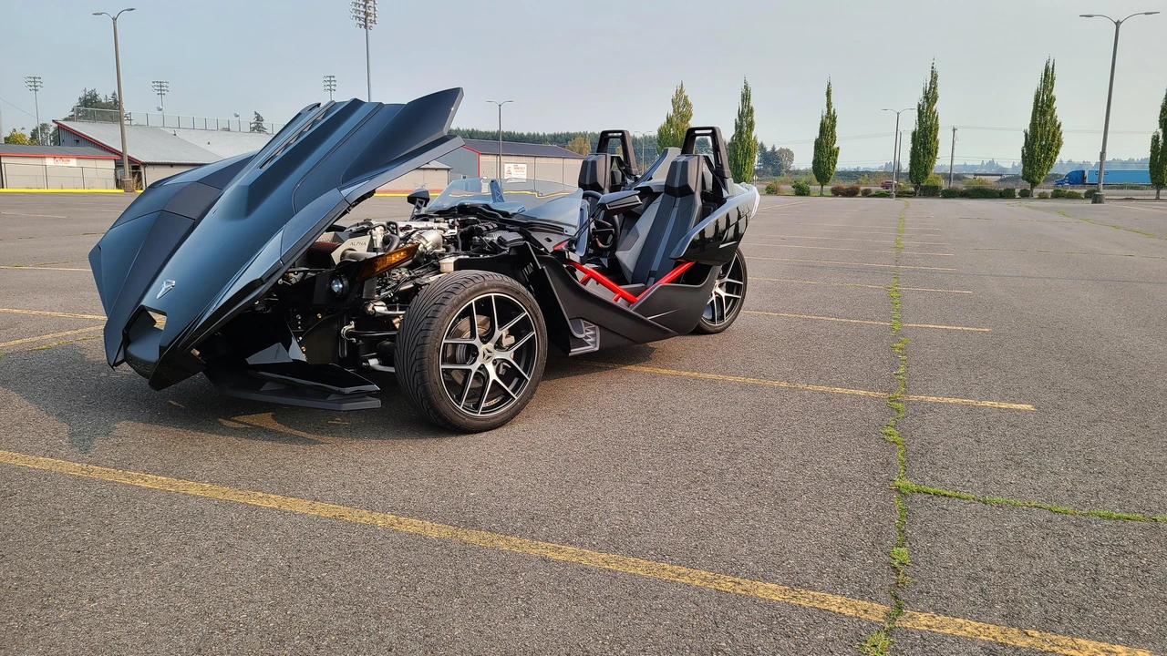 2016 Polaris Slingshot - Image 14 of 31
