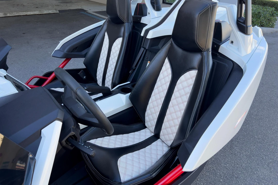 2016 Polaris Slingshot - Image 29 of 31
