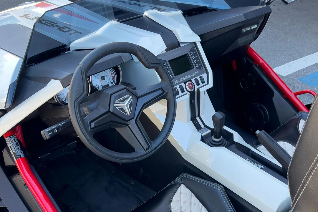 2016 Polaris Slingshot - Image 28 of 31