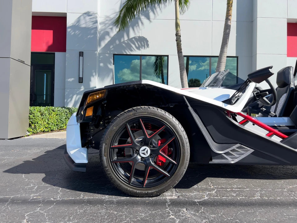 2016 Polaris Slingshot - Image 22 of 31