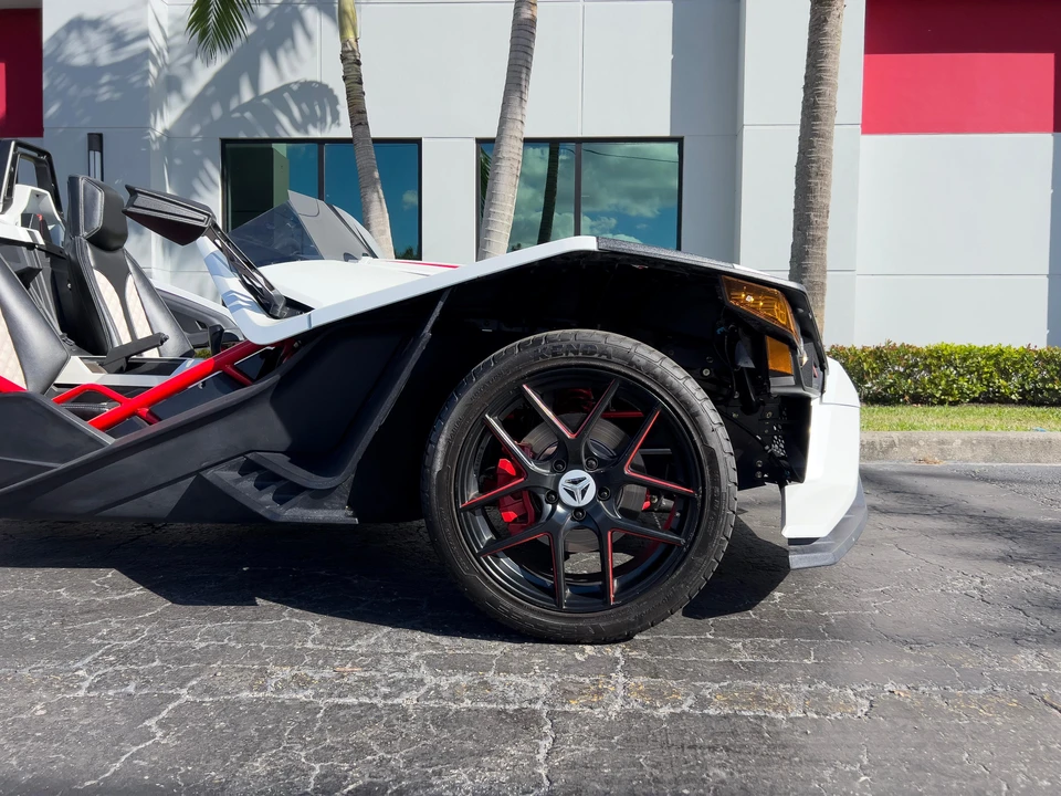 2016 Polaris Slingshot - Image 25 of 31
