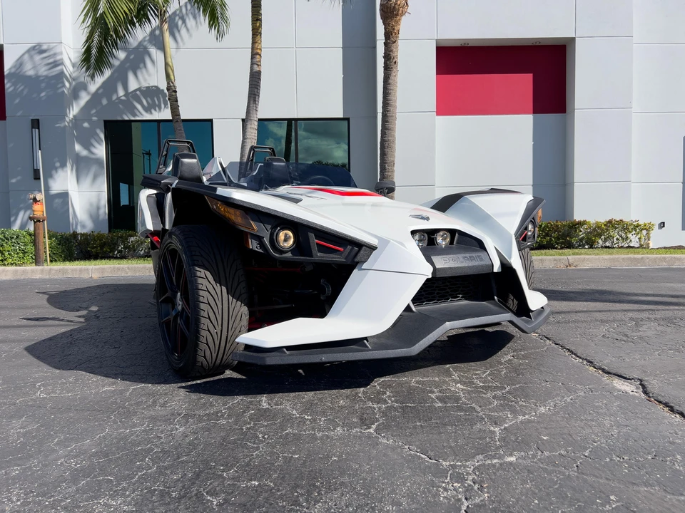 2016 Polaris Slingshot - Image 15 of 31