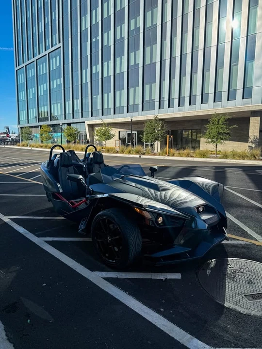 2016 Polaris Slingshot - Image 3 of 8