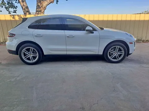 2016 Porsche SUV