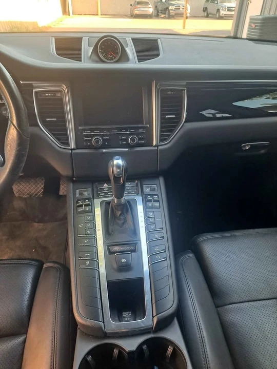 2016 Porsche 958 Cayenne - Image 10 of 11