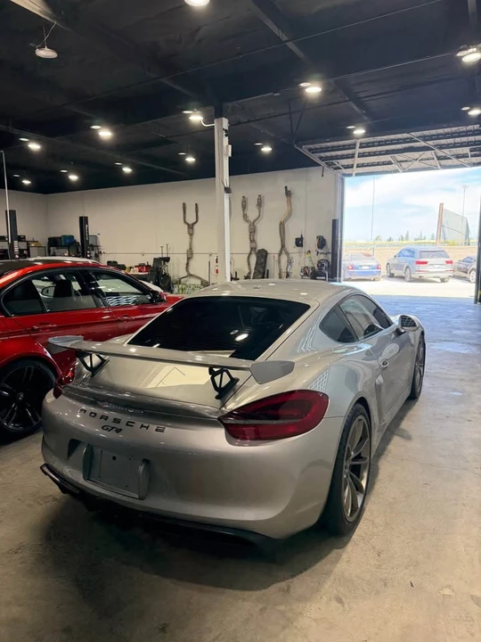2016 Porsche 981 Cayman GT4 - Image 4 of 10