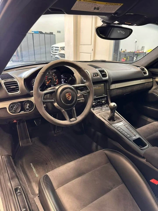 2016 Porsche 981 Cayman GT4 - Image 6 of 8