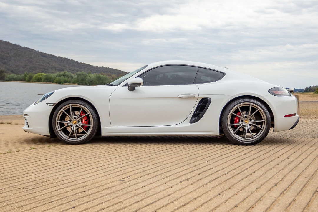 2016 Porsche 718 Cayman S - Image 16 of 31