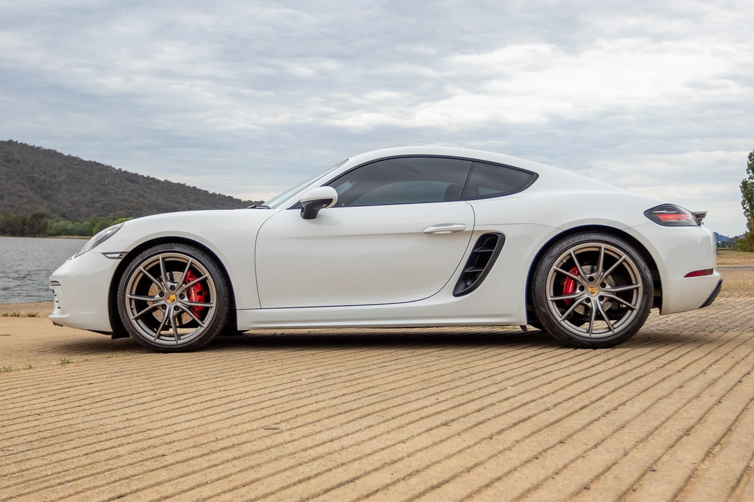2016 Porsche 718 Cayman S - Image 9 of 31