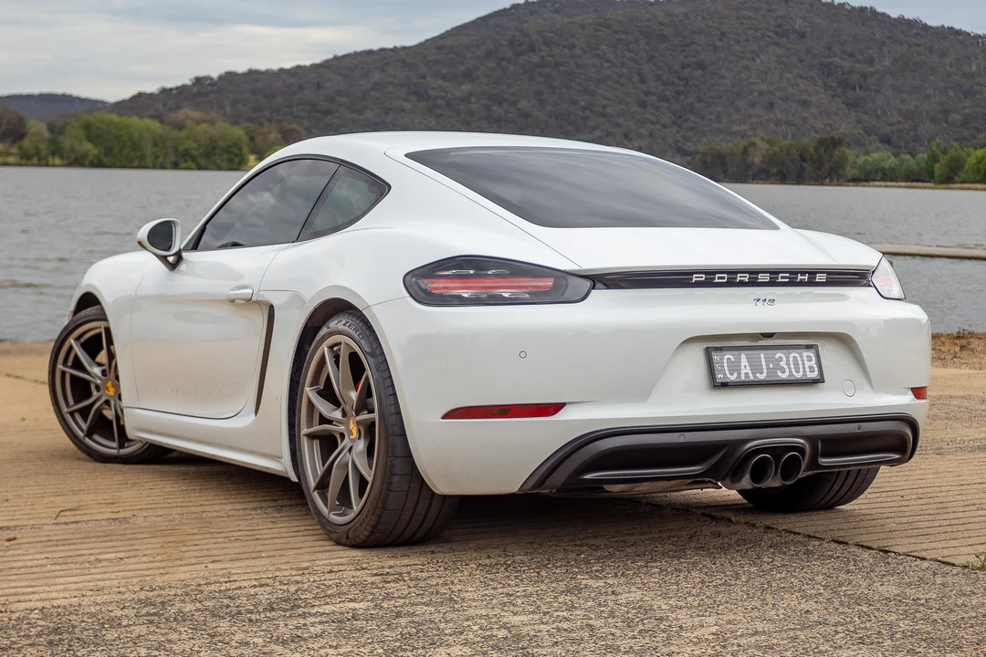 2016 Porsche 718 Cayman S - Image 8 of 31