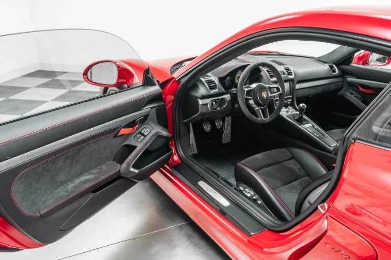 2016 Porsche 981 Cayman GT4 - Image 11 of 14