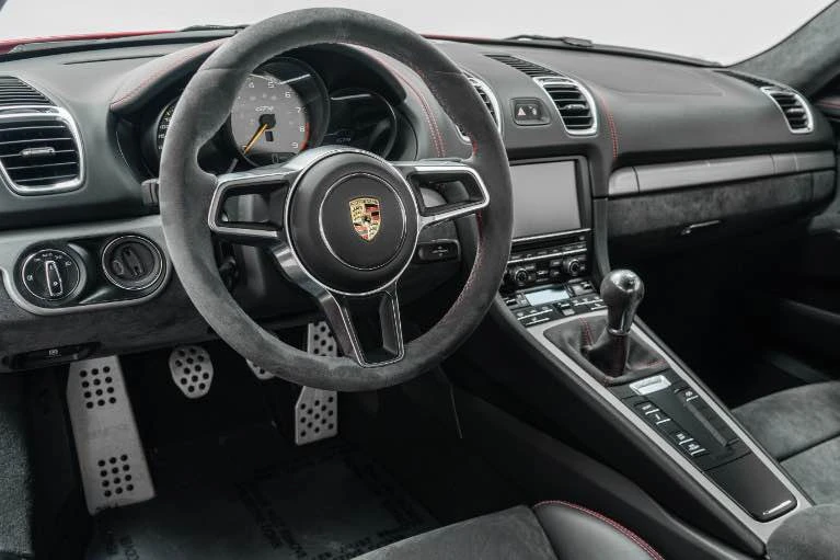 2016 Porsche 981 Cayman GT4 - Image 8 of 14