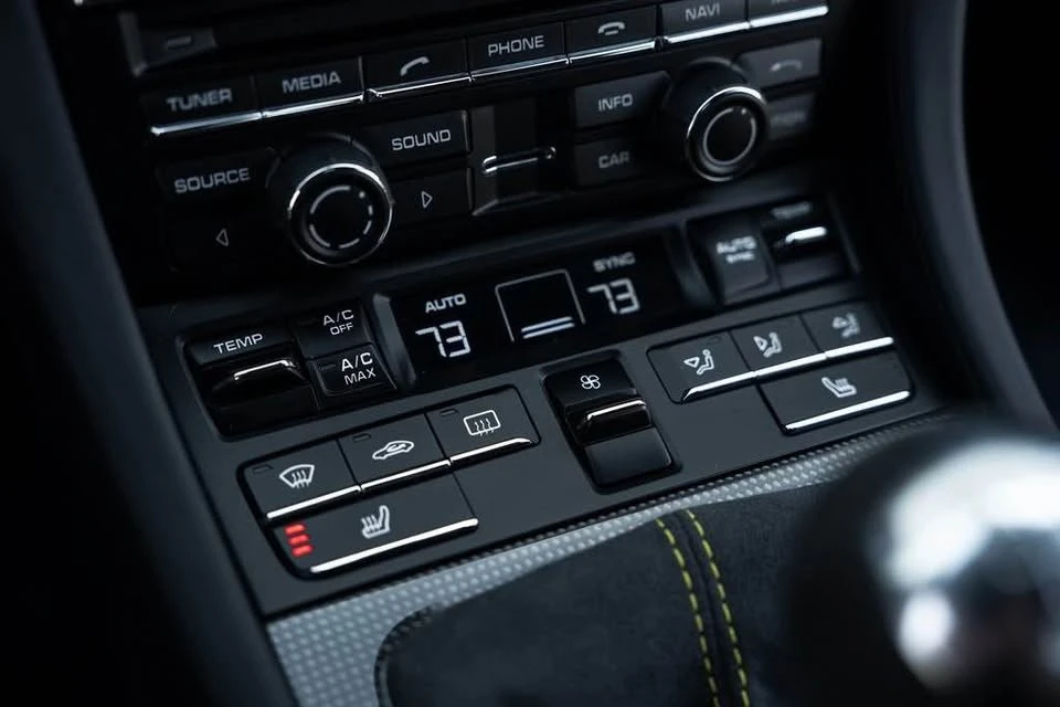 2016 Porsche 981 Cayman GT4 - Image 14 of 19
