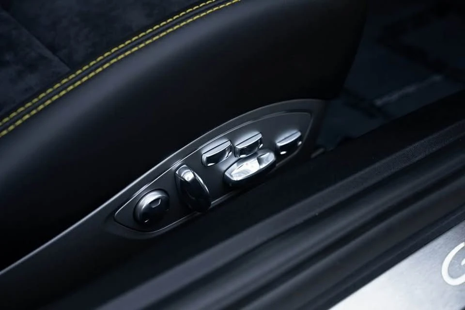 2016 Porsche 981 Cayman GT4 - Image 18 of 19