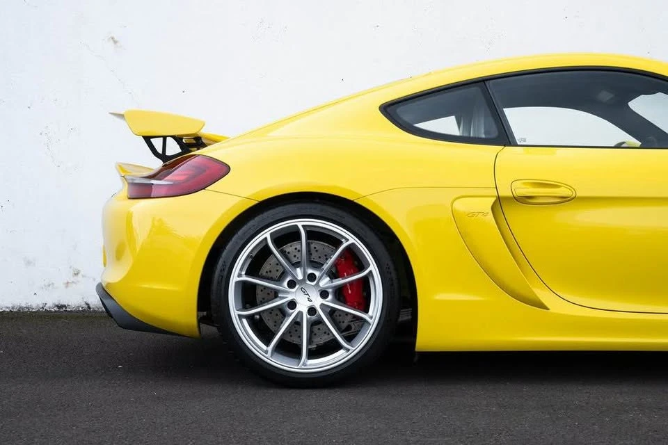 2016 Porsche 981 Cayman GT4 - Image 17 of 19