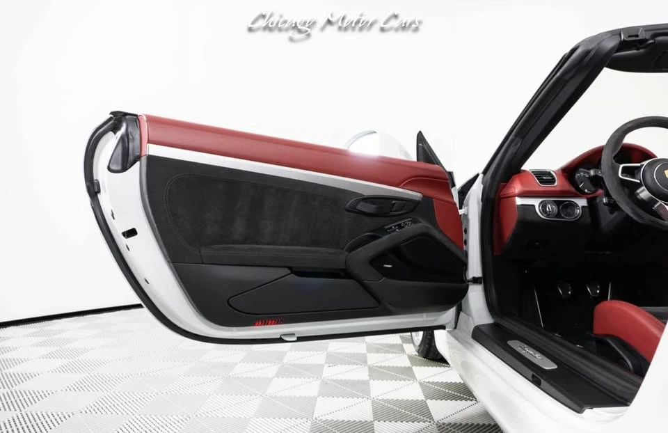 2016 Porsche 718 Boxster Spyder - Image 10 of 11