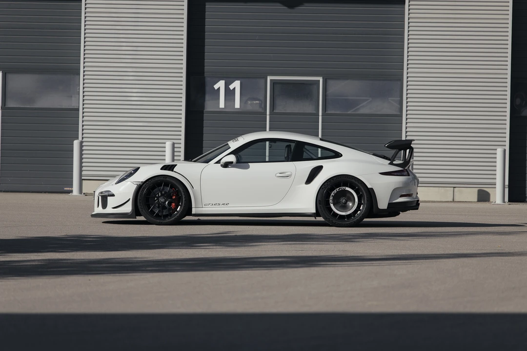 2016 Porsche 991 GT3 RS - Image 14 of 31