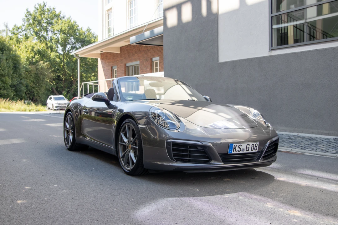 2017 Porsche 991 Carrera - Image 27 of 31