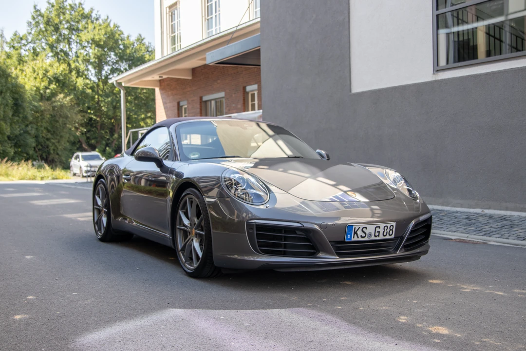 2017 Porsche 991 Carrera - Image 25 of 31