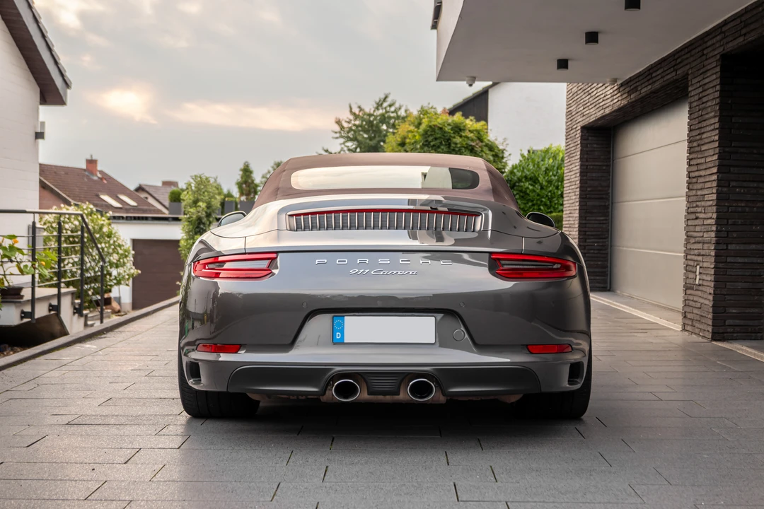 2017 Porsche 991 Carrera - Image 17 of 31
