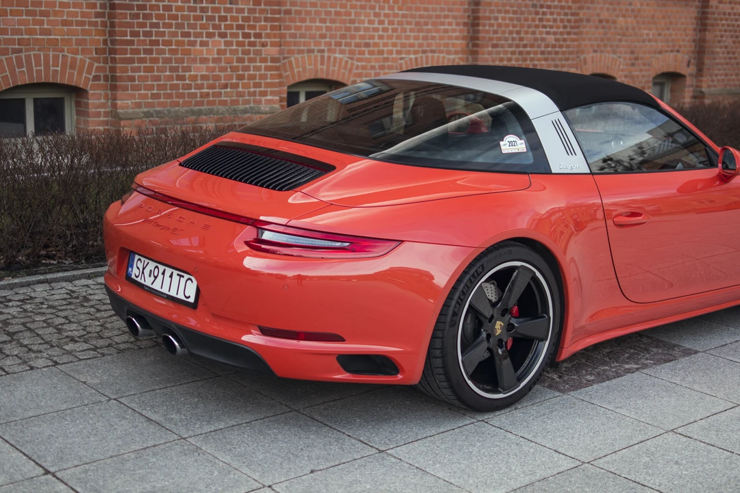 2016 Porsche 991 Targa 4 & 4S - Image 18 of 31