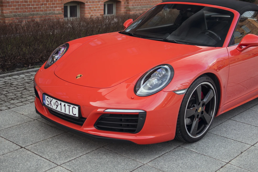 2016 Porsche 991 Targa 4 & 4S - Image 16 of 31