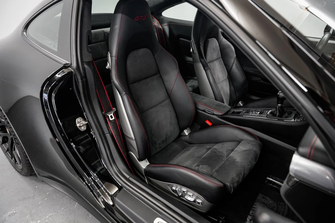 2016 Porsche 911 - Image 28 of 31