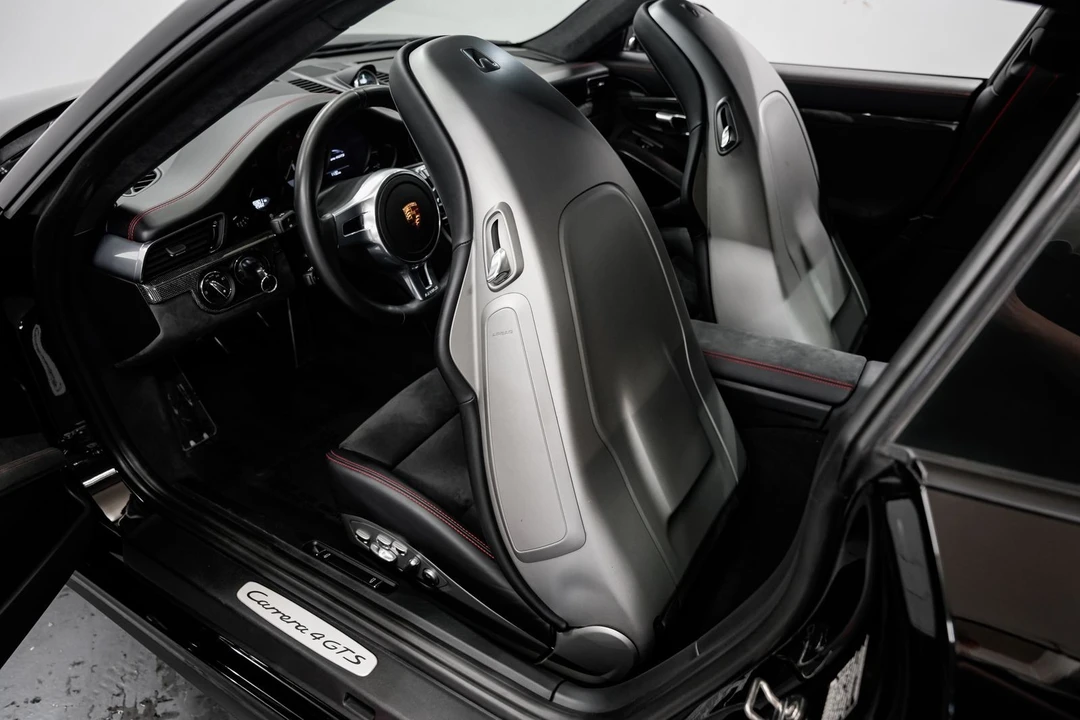 2016 Porsche 911 - Image 21 of 31