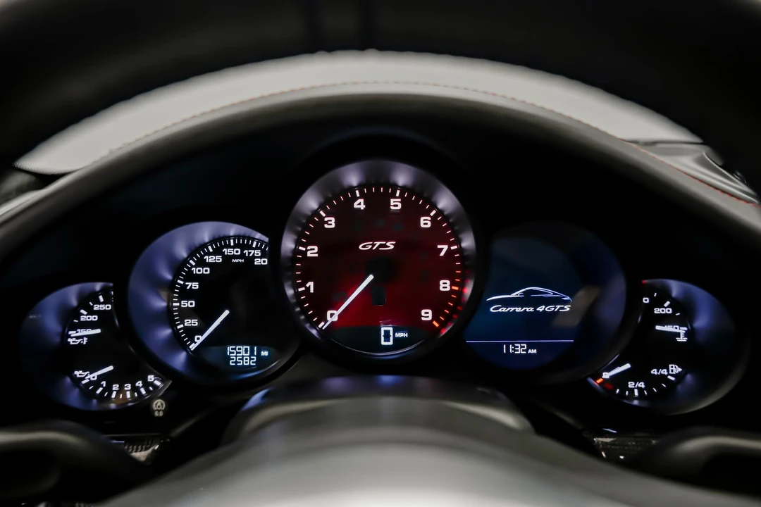 2016 Porsche 911 - Image 11 of 31