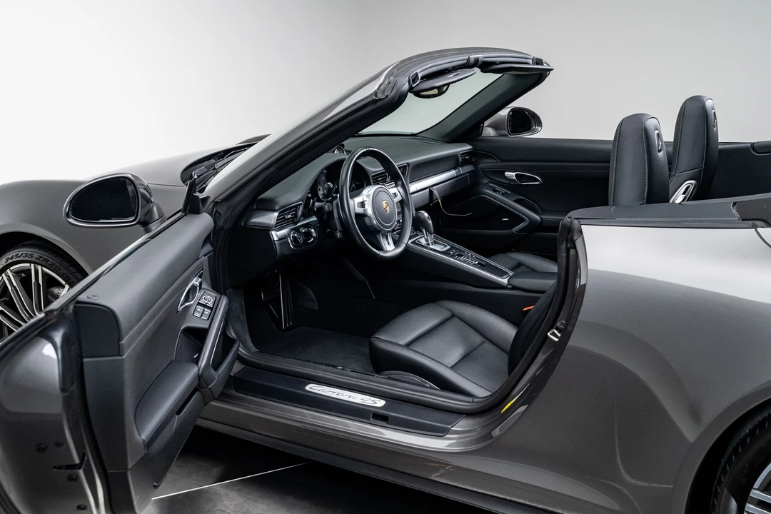 2016 Porsche 991 Carrera 4S - Image 2 of 31
