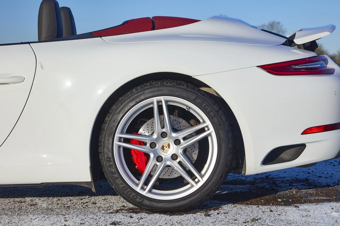 2016 Porsche 991 Carrera S - Image 16 of 30