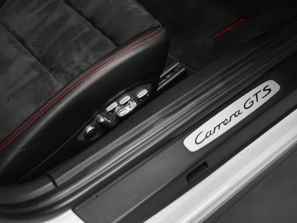 2016 Porsche 991 Carrera GTS - Image 25 of 31