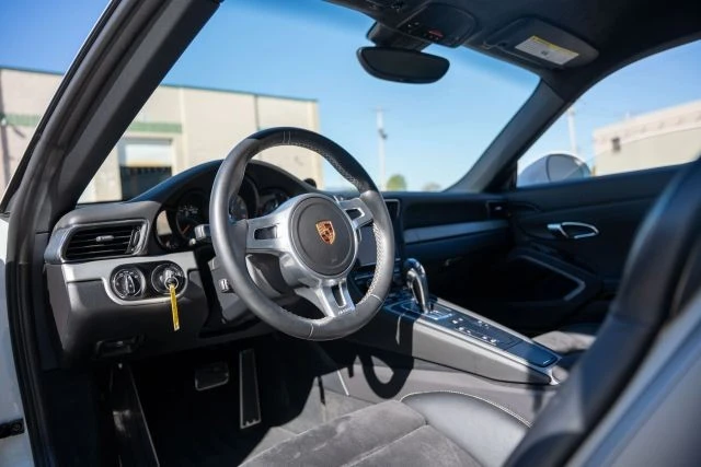2016 Porsche 991 GT3 - Image 2 of 20