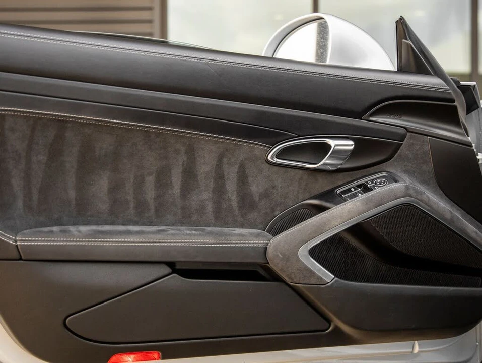 2016 Porsche 991 GT3 - Image 27 of 31
